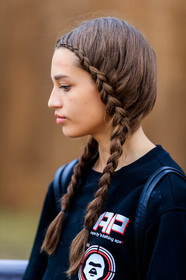 model, plaited hair, hair details, black sweatshirt, letter printed sweatshirt, fashion week, frenchystyle, FW, jonathan paciullo, street style, SPRING SUMMER 2020, SS 20, PFW, PARIS, vertical, atmosphere details, detail