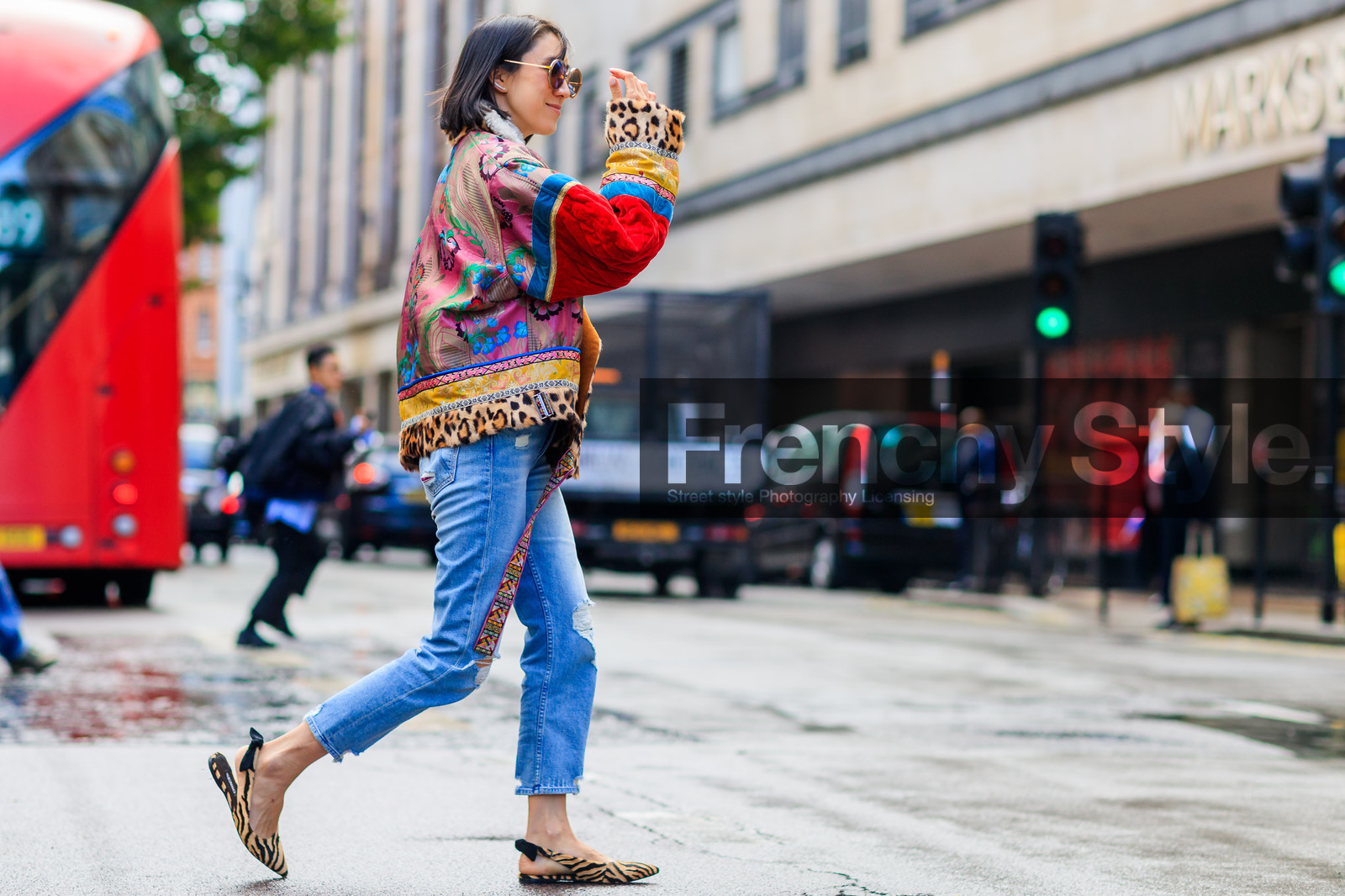 animal print, atmosphere details, beige shoes, blue denim, denim pants, etro, eva chen, fashion week, frenchystyle, full length, FW, graphic jacket, horizontal, jeans, jonathan paciullo, leather shoes, leopard print, LFW, LONDON, multicolor jacket, printed jacket, printed shoes, SPRING SUMMER 2018, SS 18, street style, trousers, zebra