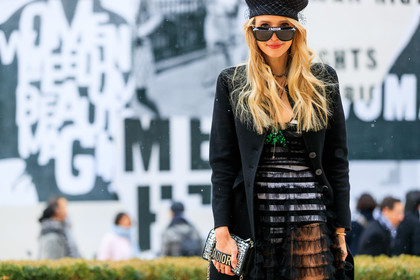 beret, black coat, black dress, black hat, christian dior, graphic bag, graphic dress, graphic skirt, leather bag, printed bag, printed dress, printed skirt, ruffles, satin stitch, see through, silver bag, sunglasses, fashion week, frenchystyle, FW, jonathan paciullo, street style, PFW, PARIS, AUTUMN WINTER 2018-2019, FALL WINTER 2018-2019, FW 18-19, horizontal, atmosphere details
