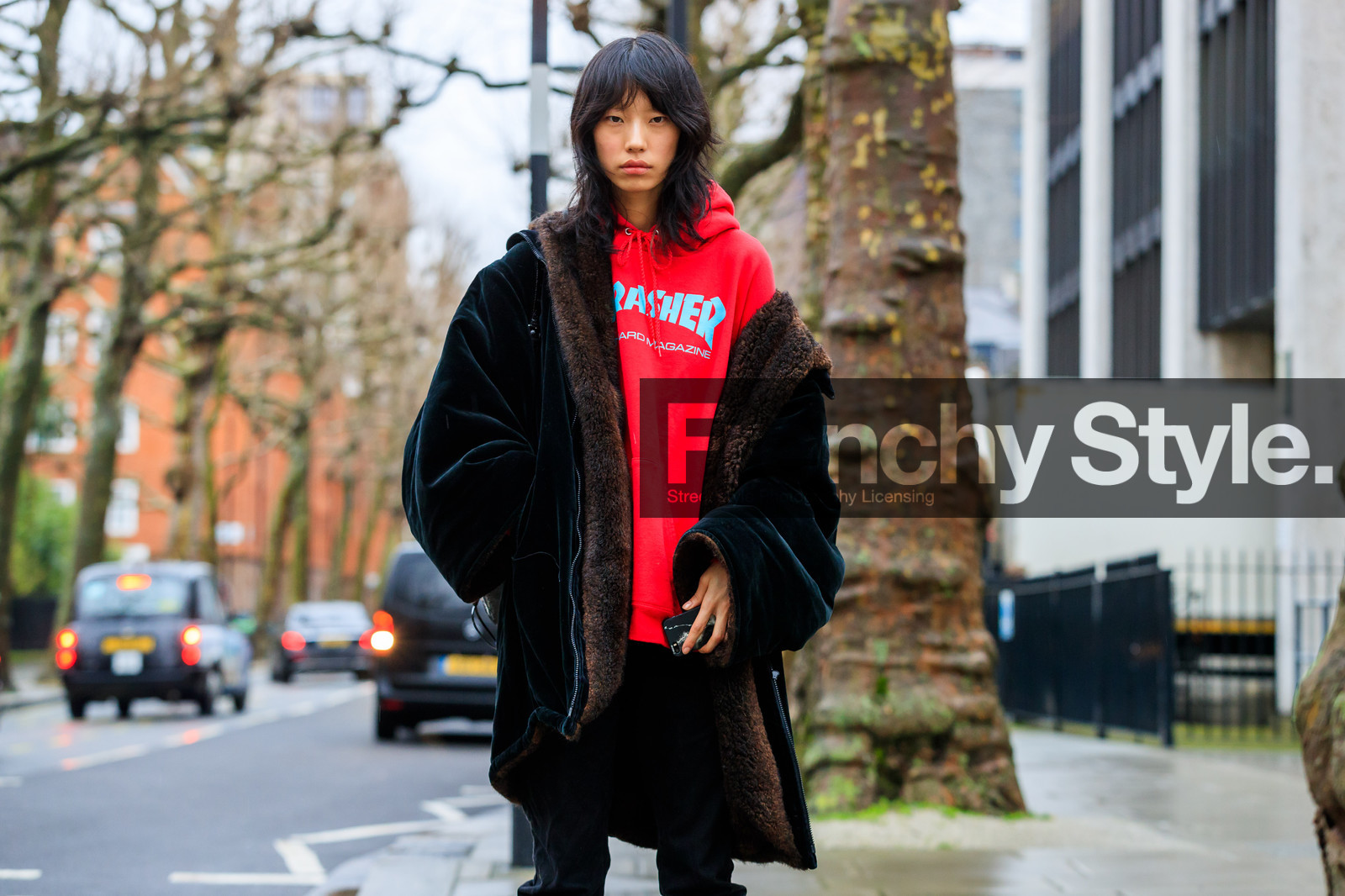 black jacket, black pants, brown fur, hoodie, red sweater, shearling, trousers, street style, jonathan paciullo, FW, frenchystyle, fashion week, LFW, LONDON, AUTUMN WINTER 2018-2019, AW 18-19, FALL WINTER 2018-2019, FW 18-19, horizontal, atmosphere details, detail, model
