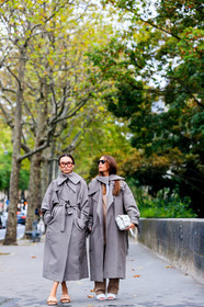 beatrice gutu, bottega veneta look, bottega veneta shoes, bottega veneta trench coat, grey trench coat, oversize trench coat, big collar, celine sunglasses, big glasses, scale sunglasses, jacket dress, belted trench coat, plaited sandals, light beige leather sandals, chloe loulou de saison, bottega veneta look, bottega veneta shoes, bottega veneta trench coat, grey trench coat, oversize trench coat, big collar, white leather bag, light beige jacket, light beige pants, light beige suits, oversize jacket, oversize pants, oversize suits, plaited leather bag, quilted shoes, fashion week, frenchystyle, FW, jonathan paciullo, street style, SPRING SUMMER 2020, SS 20, PFW, PARIS, vertical, full length