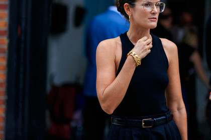black belt, black pants, black tank top, bracelet, earrings, leather belt, Lucy Chadwick, necklace, pulled back hair, sunglasses, tone on tone, total look black, trousers, watch, wet hair, street style, jonathan paciullo, FW, frenchystyle, fashion week, NEW YORK, NYFW, SPRING SUMMER 2020, SS 20, horizontal, atmosphere details, detail