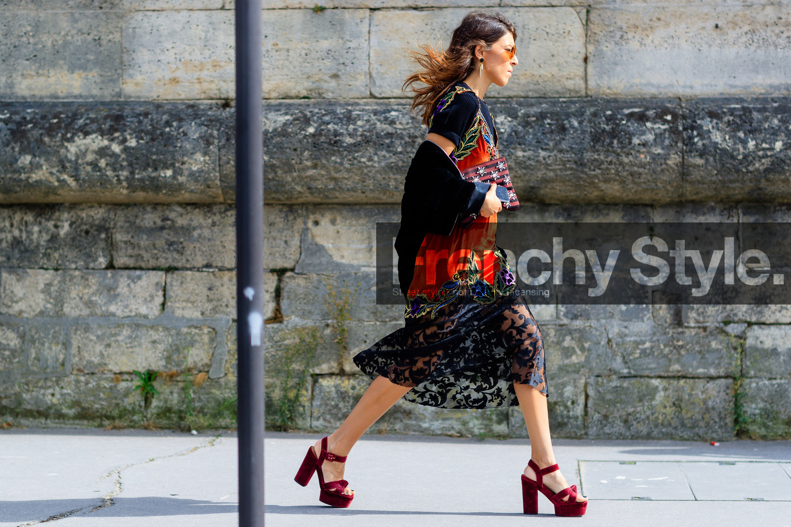atmosphere details, bordeaux, burgundy, fashion week, frenchystyle, full length, FW, high heels, horizontal, jonathan paciullo, lace, leather shoes, multicolor dress, PARIS, PFW, printed dress, red shoes, see through, SPRING SUMMER 2017, SS 17, street style, sunglasses, velvet
