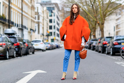 beige shoes, blue denim, brown bag, denim pants, high heels, jeans, leather bag, leather shoes, oversize, red jacket, trousers, street style, jonathan paciullo, FW, frenchystyle, fashion week, LFW, LONDON, AUTUMN WINTER 2018-2019, AW 18-19, FALL WINTER 2018-2019, FW 18-19, horizontal, atmosphere details, full length, erika boldrin