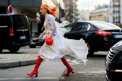red boots, red bag, vinyl boots, red polish bag, round shape bag, white dress, pleated dress, high boots, high heels boots, high collar dress, fringe dress, lace dress, long dress, long sleeves dress, marine serre bag, marine serre dress, fashion week, frenchystyle, FW, jonathan paciullo, street style, PFW, PARIS, AUTUMN WINTER 2020-2021, FALL WINTER 2020-2021, FW 20-21, horizontal, full length, atmosphere details