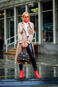 beige coat, black bag, black pants, graphic bag, high heels, leather bag, leather pants, leather shoes, printed bag, red boots, red scarf, studs, sunglasses, trousers, versace, white shirt, street style, jonathan paciullo, FW, frenchystyle, fashion week, NYFW, NEW YORK, AUTUMN WINTER 2018-2019, AW 18-19, FALL WINTER 2018-2019, FW 18-19, vertical, full length