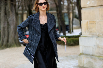 black dress, checked, checked coat, christian dior, graphic jacket, grey coat, plaid, printed jacket, sunglasses, fashion week, frenchystyle, FW, jonathan paciullo, street style, PFW, PARIS, AUTUMN WINTER 2018-2019, FALL WINTER 2018-2019, FW 18-19, horizontal, atmosphere details