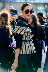 Chriselle Lim, big sunglasses, square shape glasses, scale sunglasses, black shirt, black leather belt, black leather skirt, black jacket, beige jacket, striped jacket, half shoulder jacket, sleeveless jacket, belted jacket, dior jacket, dior shirt, dior skirt, dior sunglasses, bicolor jacket, fashion week, frenchystyle, FW, jonathan paciullo, street style, PFW, PARIS, AUTUMN WINTER 2020-2021, FALL WINTER 2020-2021, FW 20-21, vertical, atmosphere details, detail