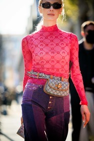 pink top, marine serre top, second skin top, gucci belt bag, gucci, purple jeans, denim pants, marine serre jeans, black sunglasses, close up, olga karput, street style, jonathan paciullo, FW, frenchystyle, fashion week, MFW, MILAN, FALL WINTER 2022_2023, AUTUMN WINTER 2022-2023, FW 22-23, vertical, atmosphere details