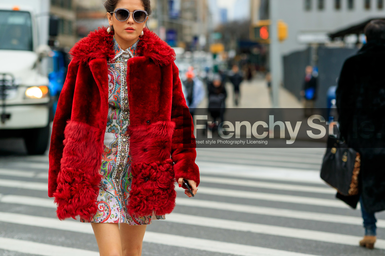 earrings, graphic dress, multicolor dress, pearls, printed dress, red fur, red jacket, sunglasses, street style, jonathan paciullo, frenchystyle, NYFW, NEW YORK, AUTUMN WINTER 2019-2020, AW 19-20, FALL WINTER 2019-2020, FW 19-20, FW, fashion week, atmosphere details, horizontal, detail