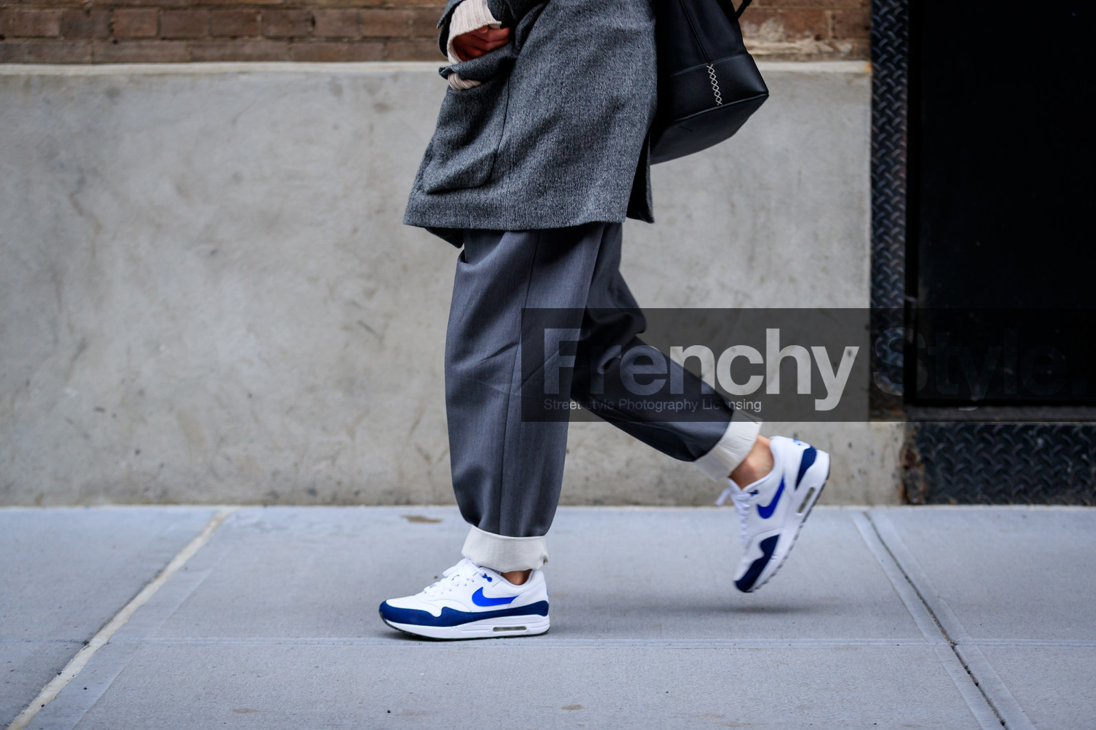 black bag, grey jacket, grey pants, leather bag, leather shoes, nike, streetwear, trousers, white shoes, white sneakers, street style, jonathan paciullo, FW, frenchystyle, fashion week, NYFW, NEW YORK, AUTUMN WINTER 2018-2019, AW 18-19, FALL WINTER 2018-2019, FW 18-19, atmosphere details, horizontal, detail