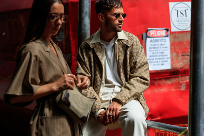 alice & j.s, alice barbier, beige jacket, beige pants, beige shirt, beige top, checked, graphic jacket, gucci, JS roques, leather bag, monogram, plaid, printed jacket, rings, sunglasses, tone on tone, total look beige, trousers, street style, jonathan paciullo, FW, frenchystyle, fashion week, NEW YORK, NYFW, SPRING SUMMER 2020, SS 20, horizontal, atmosphere details, detail