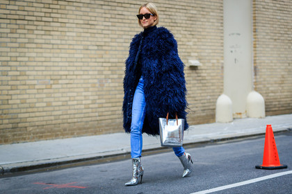 blue denim, blue fur coat, denim pants, high heels, jeans, leather bag, leather shoes, shiny bag, shiny boots, silver bag, silver shoes, sunglasses, trousers, street style, jonathan paciullo, FW, frenchystyle, fashion week, NYFW, NEW YORK, AUTUMN WINTER 2018-2019, AW 18-19, FALL WINTER 2018-2019, FW 18-19, atmosphere details, horizontal, full length, Charlotte Groeneveld