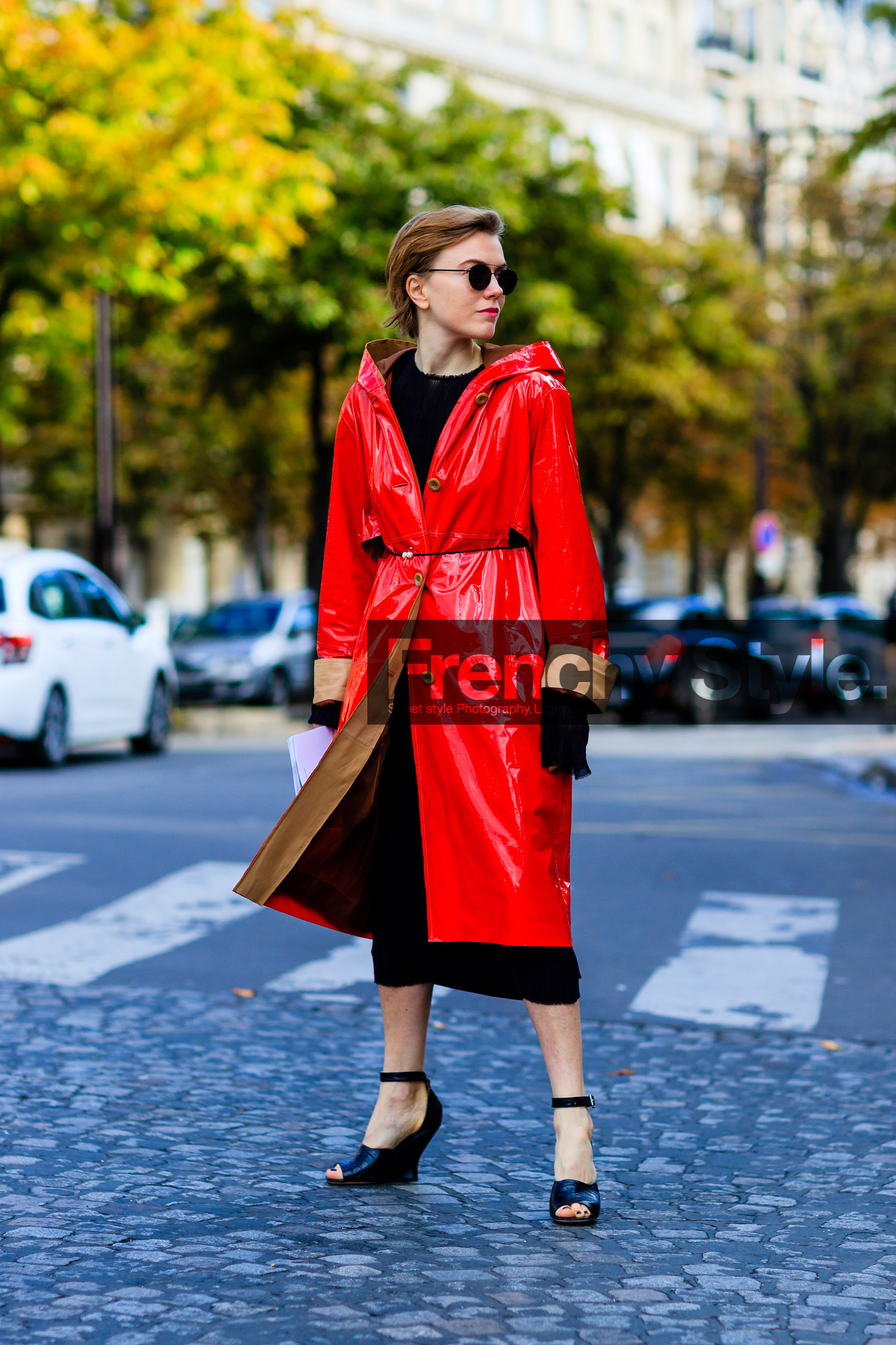 black dress, black shoes, fashion week, frenchystyle, full length, FW, high heels, jonathan paciullo, leather shoes, PARIS, PFW, raincoat, red coat, SPRING SUMMER 2017, SS 17, street style, sunglasses, varnished leather, vertical