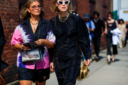 Annabel Rosendahl, black dress, black shirt, black shorts, chanel handbag, gold bag, janka polliani, leather bag, necklace, pink shirt, prada, shiny bag, sunglasses, tie & die, transparent bag, street style, jonathan paciullo, FW, frenchystyle, fashion week, NEW YORK, NYFW, SPRING SUMMER 2020, SS 20, horizontal, atmosphere details, detail