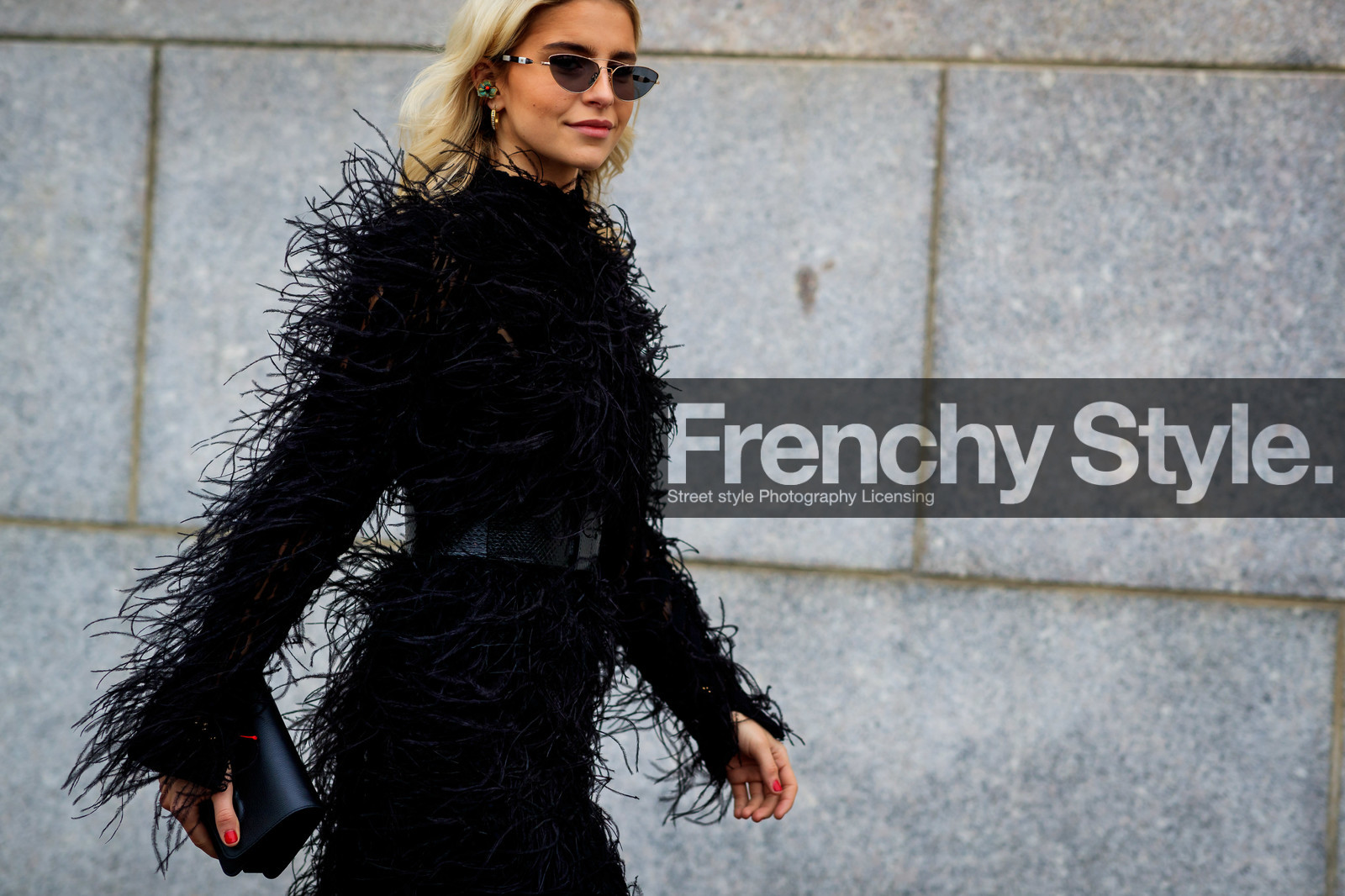 black bag, black belt, black dress, caro daur, carolina herrera, doina ciobanu, earrings, feathers, leather bag, sunglasses, tone on tone, total look black, street style, jonathan paciullo, frenchystyle, NYFW, NEW YORK, AUTUMN WINTER 2019-2020, AW 19-20, FALL WINTER 2019-2020, FW 19-20, FW, fashion week, atmosphere details, horizontal, detail