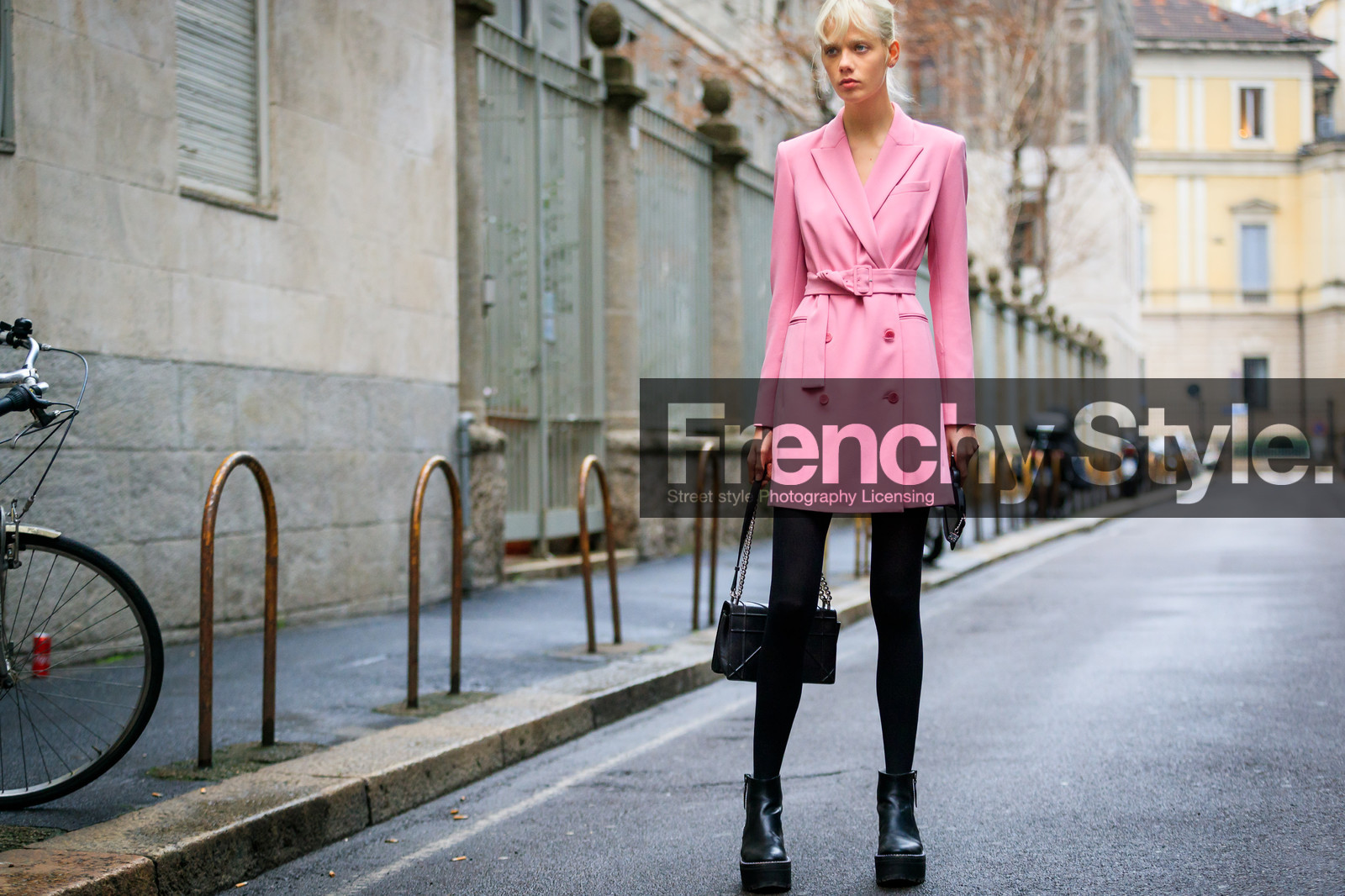black bag, black shoes, christian dior, leather bag, leather shoes, pink jacket, tights, fashion week, frenchystyle, FW, jonathan paciullo, street style, MFW, MILAN, AUTUMN WINTER 2018-2019, FALL WINTER 2018-2019, FW 18-19, horizontal, atmosphere details, model, marjan jonkman