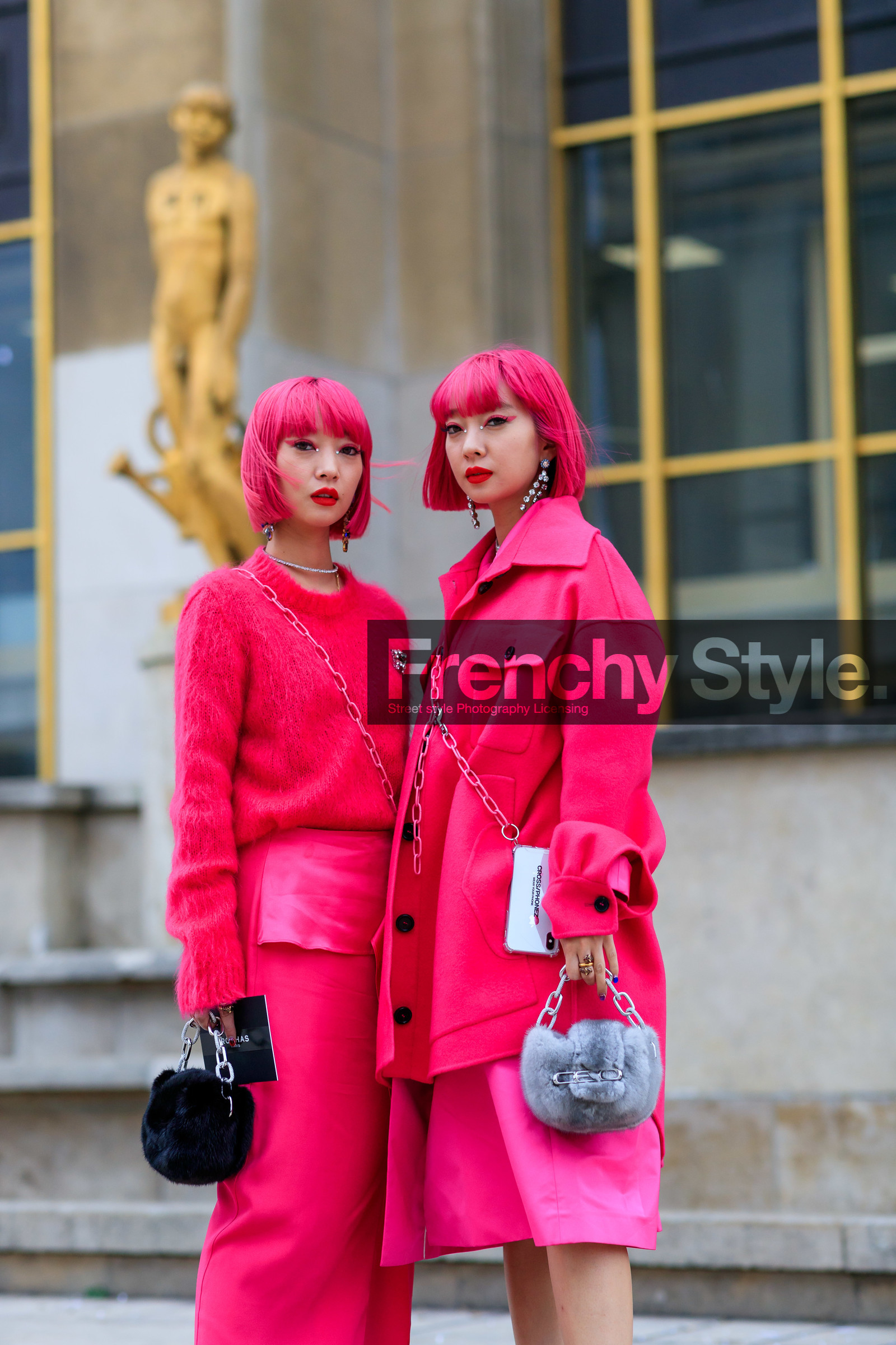 Ami and Aya Suzuki, pink skirt, long skirt, pink total look, pink pullover, pink shirt, pink hair, strassed earrings, strassed necklace, dangling earrings, mid long skirt, fur bag, light grey bag, black bag, silvered chain strap bag, hand bag, fashion week, frenchystyle, FW, jonathan paciullo, street style, SPRING SUMMER 2020, SS 20, PFW, PARIS, vertical, atmosphere details, detail