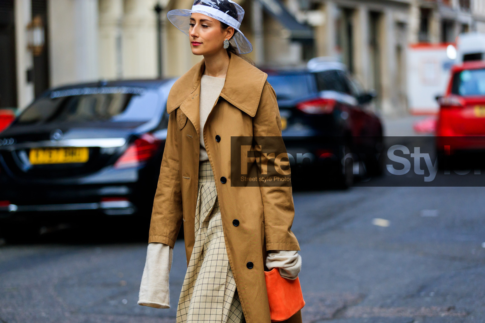 beige coat, beige skirt, beige sweater, chanel, graphic skirt, leather bag, orange bag, printed skirt, transparent hat, trench coat, street style, jonathan paciullo, FW, frenchystyle, fashion week, LFW, LONDON, AUTUMN WINTER 2018-2019, AW 18-19, FALL WINTER 2018-2019, FW 18-19, horizontal, atmosphere details, detail, julia haghjoo