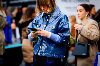 blue jacket, blue pants, blue sweater, leather jacket, street style, jonathan paciullo, FW, frenchystyle, fashion week, LFW, LONDON, AUTUMN WINTER 2018-2019, AW 18-19, FALL WINTER 2018-2019, FW 18-19, horizontal, atmosphere details, detail