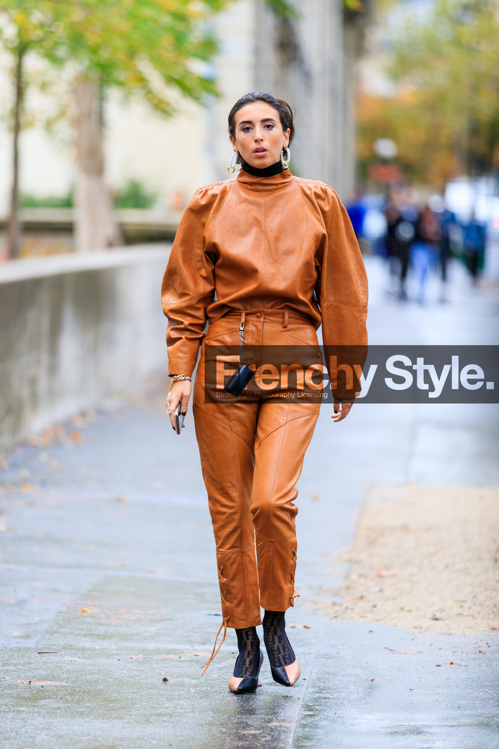 pearl earrings, hoop earrings, dangling earrings, camel leather pants, camel leather top, high collar top, balloon sleeves, delvaux bag, belt bag, mini bag, letter printed bag, fendi socks, black socks, black leather shoes, white leather shoes, bicolor shoes, laced pants, fashion week, frenchystyle, FW, jonathan paciullo, street style, SPRING SUMMER 2020, SS 20, PFW, PARIS, vertical, full length