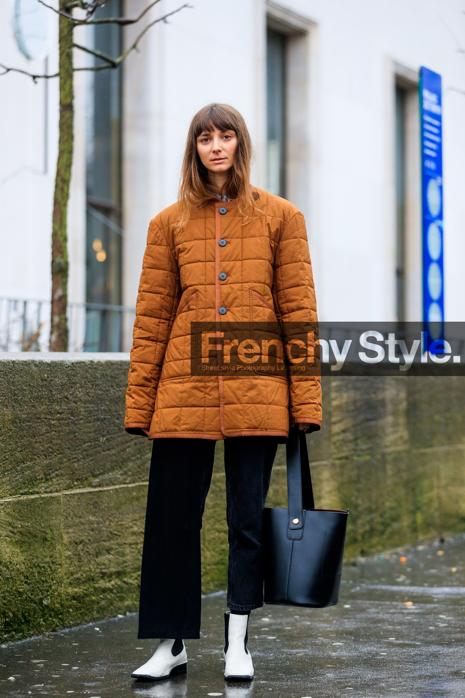 black bag, black denim, camel jacket, denim pants, jeans, leather bag, leather shoes, trousers, white boots, street style, jonathan paciullo, FW, frenchystyle, fashion week, PFW, PARIS, AUTUMN WINTER 2018-2019, FALL WINTER 2018-2019, FW 18-19, vertical, full length, brie welch