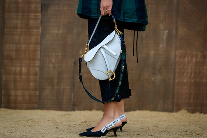 white leather bag, dior bag, dior saddle bag, dior shoes, dior strap bag, sling back shoes, black shoes, kitten heels shoes, logo strap shoes, legs detail, fashion week, frenchystyle, FW, jonathan paciullo, street style, SPRING SUMMER 2020, SS 20, PFW, PARIS, horizontal, atmosphere details, detail