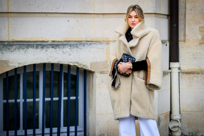 beige coat, black bag, christian dior, denim pants, Fur coat, graphic bag, jeans, leather bag, monogram, printed bag, shearling, trousers, white denim, street style, jonathan paciullo, FW, frenchystyle, fashion week, PFW, PARIS, AUTUMN WINTER 2018-2019, FALL WINTER 2018-2019, FW 18-19, horizontal, atmosphere details, camille charriere