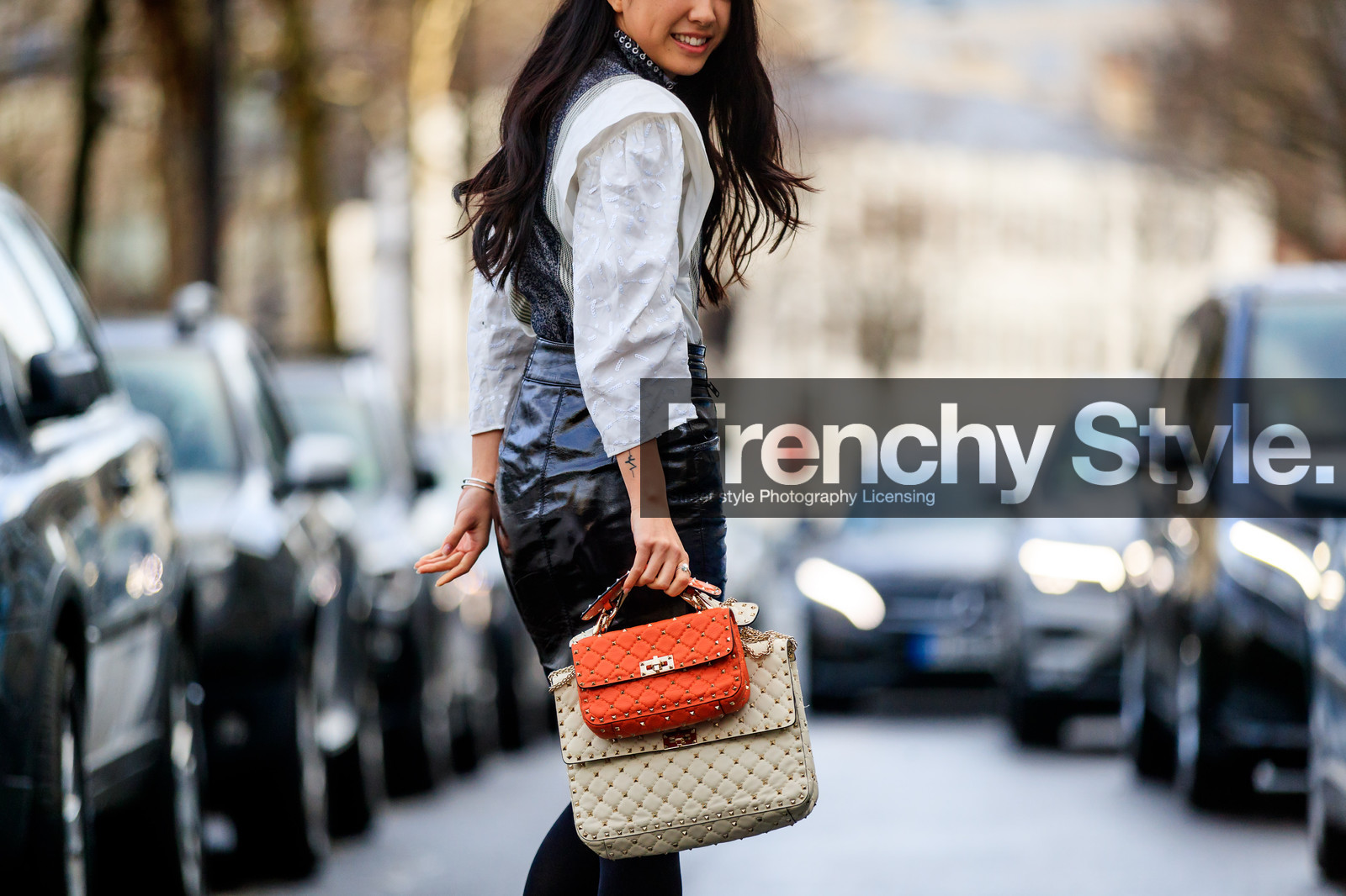 black skirt, leather bag, leather skirt, orange bag, studs, tights, valentino, white bag, white shirt, street style, jonathan paciullo, FW, frenchystyle, fashion week, PFW, PARIS, AUTUMN WINTER 2018-2019, FALL WINTER 2018-2019, FW 18-19, horizontal, atmosphere details, yuyu zhangzou, yuwei zhangzou