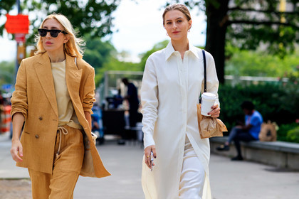 beige jacket, beige pants, beige suit, beige top, leather bag, oversize, rings, sunglasses, tone on tone, total look white, trousers, white dress, white shirt, street style, jonathan paciullo, FW, frenchystyle, fashion week, NEW YORK, NYFW, SPRING SUMMER 2020, SS 20, horizontal, atmosphere details, detail