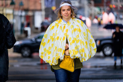 blue denim, chanel, denim pants, graphic jacket, green jacket, hat, jeans, leather bag, printed jacket, trousers, white jacket, yellow bag, yellow jacket, street style, jonathan paciullo, FW, frenchystyle, fashion week, NYFW, NEW YORK, AUTUMN WINTER 2018-2019, AW 18-19, FALL WINTER 2018-2019, FW 18-19, atmosphere details, horizontal, detail, chloe king