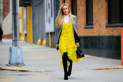 black bag, black shoes, blazer, graphic dress, grey jacket, high boots, high heels, leather bag, leather shoes, printed dress, turtleneck sweater, white sweater, yellow dress, street style, jonathan paciullo, FW, frenchystyle, fashion week, NYFW, NEW YORK, AUTUMN WINTER 2018-2019, AW 18-19, FALL WINTER 2018-2019, FW 18-19, atmosphere details, horizontal, full length