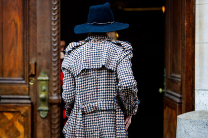black hat, checked, graphic jacket, houndstooth pattern, plaid, printed jacket, tartan, trench coat, street style, jonathan paciullo, FW, frenchystyle, fashion week, NYFW, NEW YORK, AUTUMN WINTER 2018-2019, AW 18-19, FALL WINTER 2018-2019, FW 18-19, atmosphere details, horizontal, detail