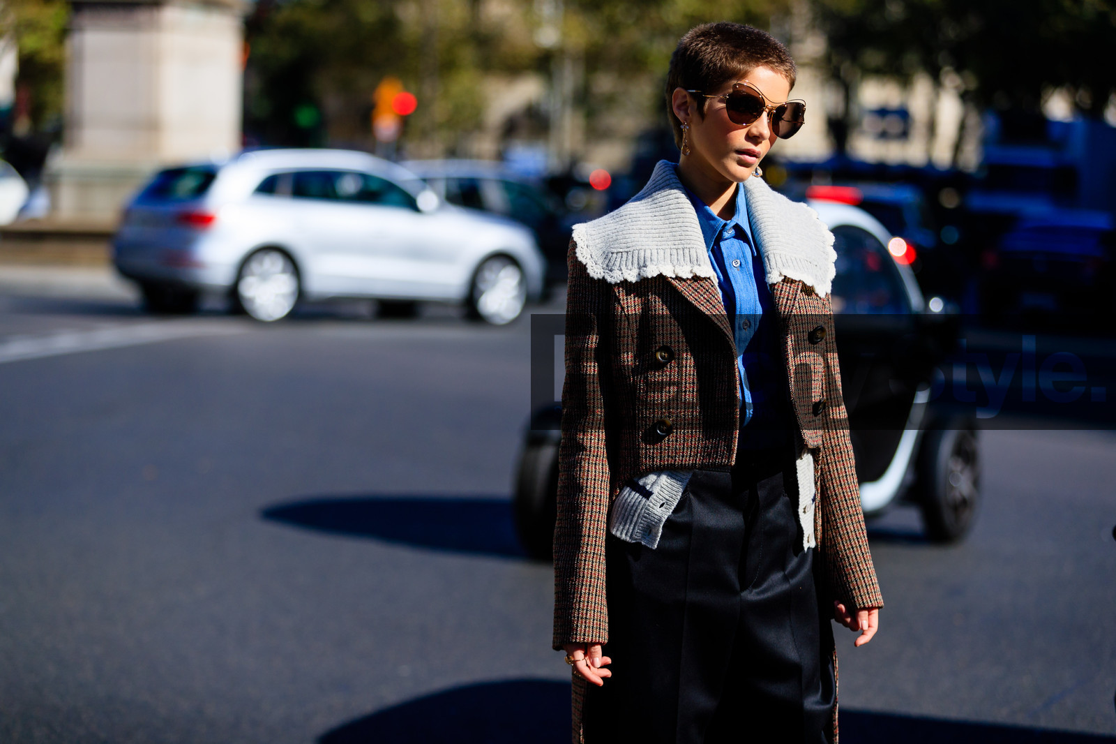atmosphere details, black pants, blue shirt, brown jacket, detail, fashion week, frenchystyle, FW, gingham, horizontal, houndstooth pattern, jonathan paciullo, PARIS, PFW, plaid, SPRING SUMMER 2017, SS 17, street style, sunglasses, trousers