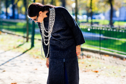 atmosphere details, chanel, detail, fashion week, frenchystyle, FW, gilda ambrosio, horizontal, jonathan paciullo, long coat, navy coat, necklace, PARIS, pearls, PFW, SPRING SUMMER 2017, SS 17, street style, sunglasses, wool coat