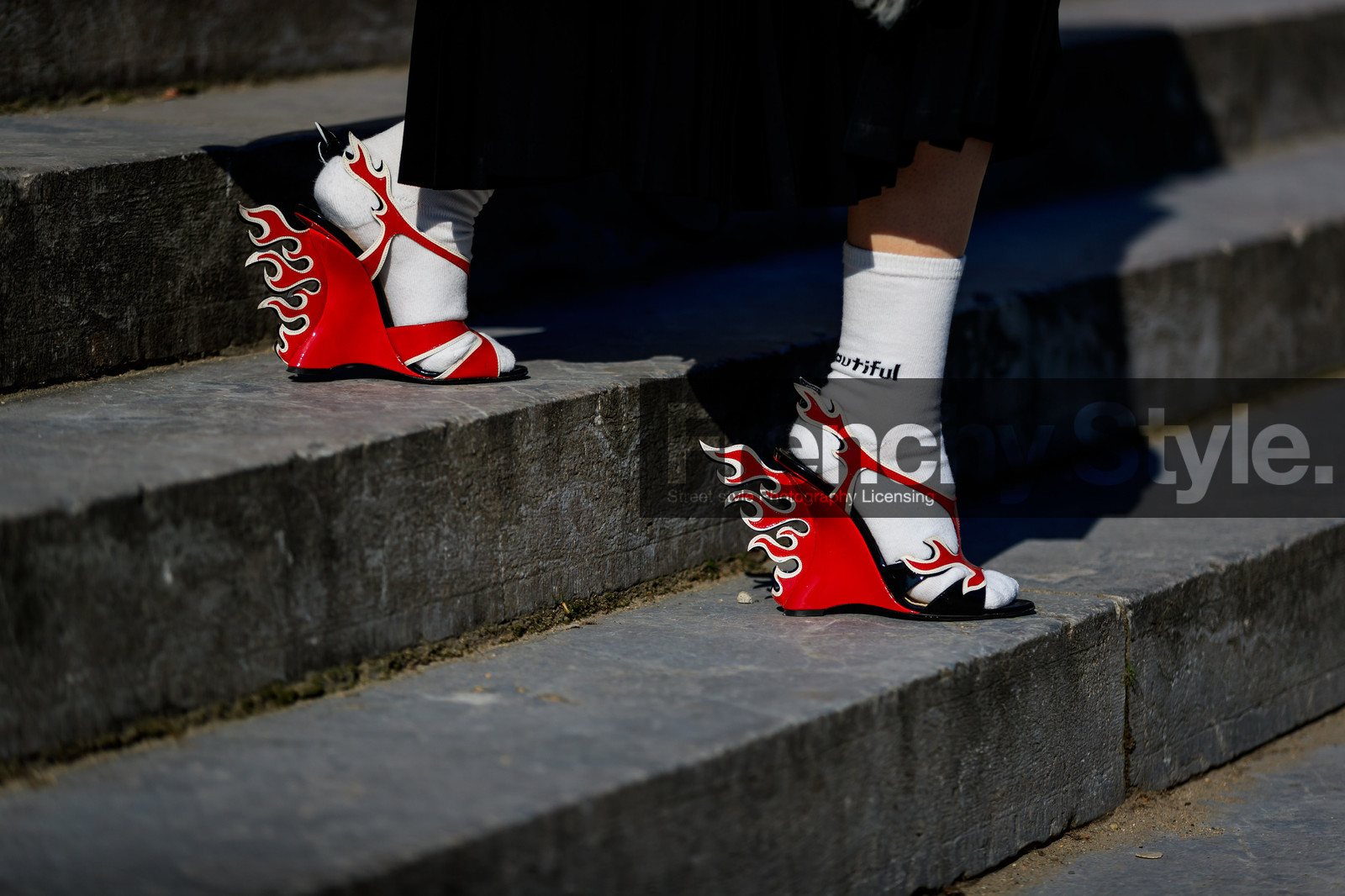 graphic shoes, high heels, leather shoes, prada, red shoes, white socks, street style, jonathan paciullo, FW, frenchystyle, fashion week, PFW, PARIS, AUTUMN WINTER 2018-2019, FALL WINTER 2018-2019, FW 18-19, horizontal, atmosphere details