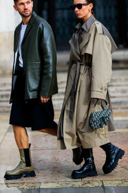 alice & j.s, alice barbier, JS roques, kaki trench coat, beige trench coat, bicolor trench coat, green leather bag, monogrammed bag, dior bag, dior saddle bag, hand bag, mini bag, black sunglasses, black leather boots, celine sunglasses, flat boots, high boots, big sole boots, green leather jacket, kaki leather boots, chelsea boots, fashion week, frenchystyle, FW, jonathan paciullo, street style, PFW, PARIS, vertical, atmosphere details, detail