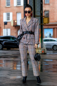 beige jacket, beige pants, beige suit, black bag, black belt, black shoes, checked, checked jacket, checked pants, checked suit, chloé, graphic jacket, graphic pants, graphic suit, high heels, leather bag, leather belt, leather shoes, plaid, printed jacket, printed pants, printed suit, sunglasses, tartan, trousers, street style, jonathan paciullo, FW, frenchystyle, fashion week, NYFW, NEW YORK, AUTUMN WINTER 2018-2019, AW 18-19, FALL WINTER 2018-2019, FW 18-19, vertical, full length