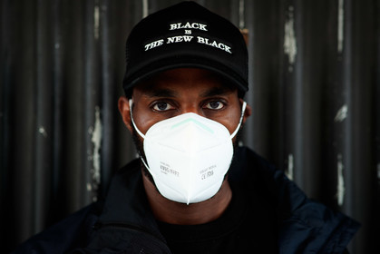 darrel hunter, message cap, covid face mask, fashion week, frenchystyle, FW, jonathan paciullo, street style, PFW, PARIS, SPRING SUMMER 2021, SS 21, horizontal, atmosphere details, detail