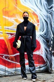 alice barbier, black leather pants, black leather boots, black leather belt, animal skin pants, flare pants, belted jacket, turtleneck pullover, black pullover, low necked jacket, low necked pullover, openwork pullover, white leather clutch, white leather boots, oversize jacket, covid face mask, fashion week, frenchystyle, FW, jonathan paciullo, street style, PFW, PARIS, SPRING SUMMER 2021, SS 21, vertical, full length