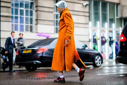 hood, leather shoes, orange coat, red shoes, white socks, street style, jonathan paciullo, FW, frenchystyle, fashion week, LFW, LONDON, AUTUMN WINTER 2018-2019, AW 18-19, FALL WINTER 2018-2019, FW 18-19, horizontal, atmosphere details, full length, Tatiana Cotliar