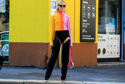 thora valdimars, tie and dye top, orange top, pink top, turtleneck top, long sleeves top, black pants, openwork pants, scale sunglasses, marni bag, red leather bag, white leather bag, camel leather bag, fashion week, frenchystyle, FW, jonathan paciullo, street style, horizontal, atmosphere details, full length, MFW, MILAN, SPRING SUMMER 2020, SS 20