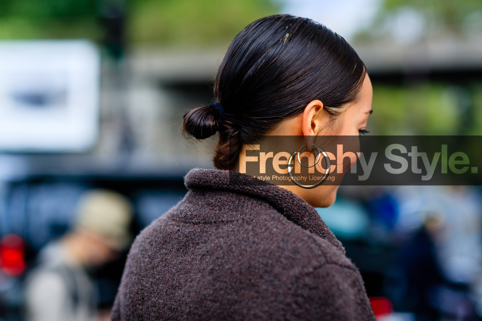 atmosphere details, back detail, balenciaga, bold shoulders, brown jacket, bun, detail, earrings, fashion week, frenchystyle, FW, horizontal, jonathan paciullo, PARIS, PFW, rachael wang, SPRING SUMMER 2017, SS 17, street style