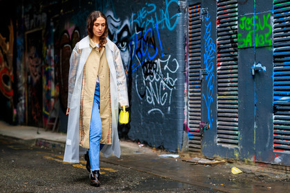 beige coat, black shoes, blue denim, burberry, checked, denim pants, graphic jacket, high heels, jeans, leather bag, leather shoes, louis vuitton, monogram, plaid, printed jacket, rain coat, tartan, trousers, white coat, yellow bag, street style, jonathan paciullo, FW, frenchystyle, fashion week, LFW, LONDON, AUTUMN WINTER 2018-2019, AW 18-19, FALL WINTER 2018-2019, FW 18-19, horizontal, atmosphere details, full length, erika boldrin