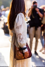 bicolor bag, bohemian, brown bag, Chiara Totire, crochet, crochet belt, dress, embroidery, leather bag, white belt, white dress, fashion week, frenchystyle, FW, jonathan paciullo, street style, MFW, MILAN, SPRING SUMMER 2022, SS 22, vertical, atmosphere details, detail
