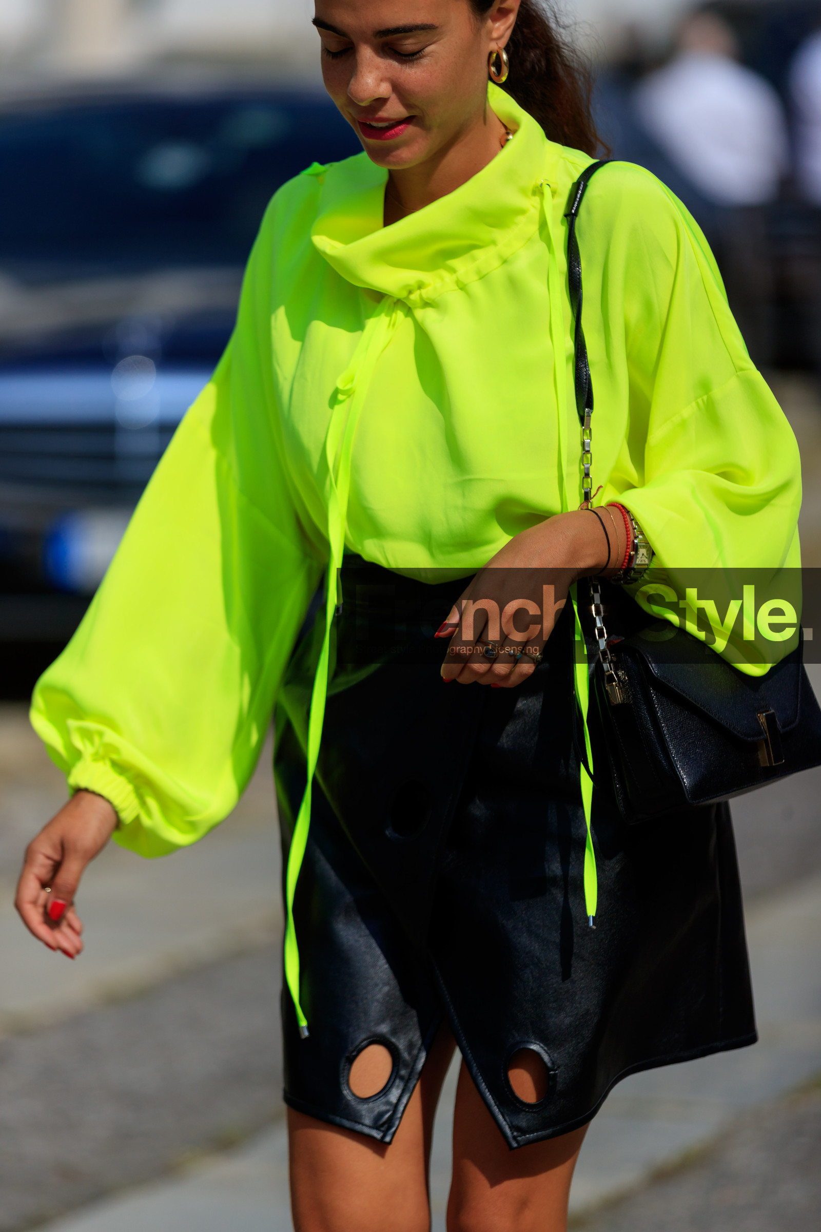 black bag, black skirt, earrings, fluo, georgia tal, green top, leather bag, leather skirt, rings, street style, jonathan paciullo, FW, frenchystyle, fashion week, MFW, MILAN, SPRING SUMMER 2019, SS 19, vertical, atmosphere details, detail