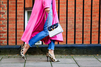 animal print, atmosphere details, AUTUMN WINTER 2017-2018, AW 17-18, black and white bag, blue denim, denim pants, detail, FALL WINTER 2017-2018, fashion week, frenchystyle, FW, FW 17-18, graphic bag, high heels, horizontal, jeans, jonathan paciullo, jw anderson, leather bag, leather shoes, leopard, leopard print, LFW, lisa aiken, LONDON, pink dress, printed shoes, silk dress, street style, trousers