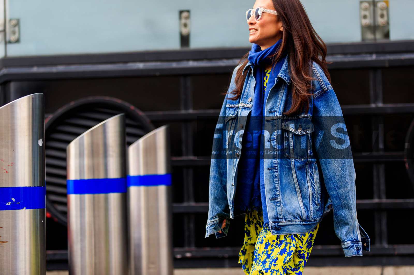 blue denim, blue scarf, denim jacket, floral, flowers, graphic skirt, printed skirt, sunglasses, yellow skirt, street style, jonathan paciullo, FW, frenchystyle, fashion week, LFW, LONDON, AUTUMN WINTER 2018-2019, AW 18-19, FALL WINTER 2018-2019, FW 18-19, horizontal, atmosphere details, detail, elizabeth von der goltz