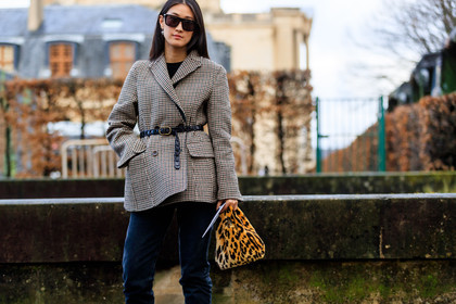 black belt, black denim, blazer, brown jacket, checked, denim pants, fur bag, graphic bag, graphic jacket, houndstooth pattern, jeans, leather bag, leather belt, leopard, plaid, printed bag, printed jacket, sunglasses, trousers, street style, jonathan paciullo, FW, frenchystyle, fashion week, PFW, PARIS, AUTUMN WINTER 2018-2019, FALL WINTER 2018-2019, FW 18-19, horizontal, atmosphere details, justine lee