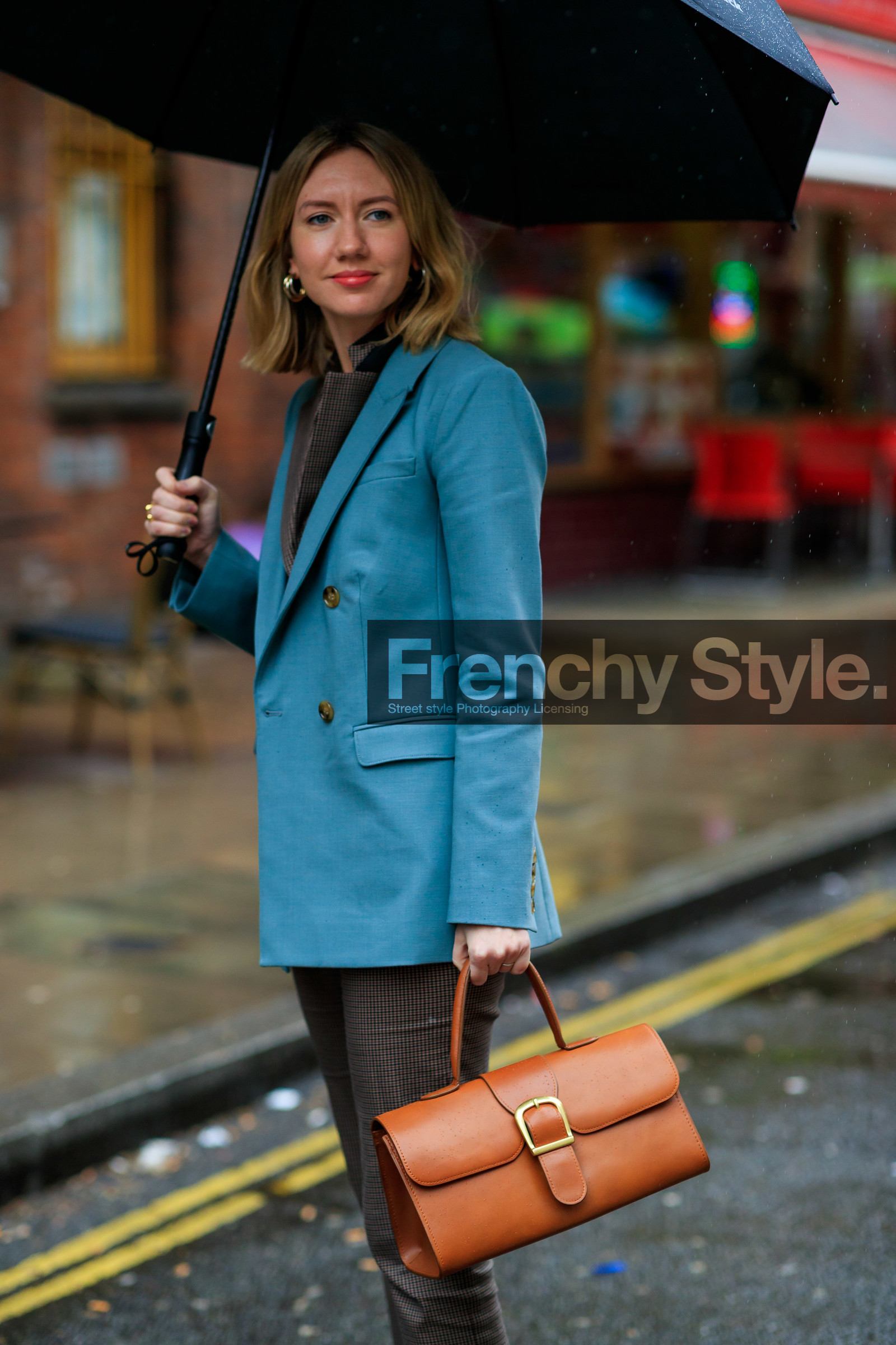 blazer, blue jacket, brown pants, camel bag, leather bag, trousers, LONDON, LFW, fashion week, frenchystyle, FW, jonathan paciullo, street style, AUTUMN WINTER 2019-2020, AW 19-20, FW 19-20, FALL WINTER 2019-2020, vertical, full length